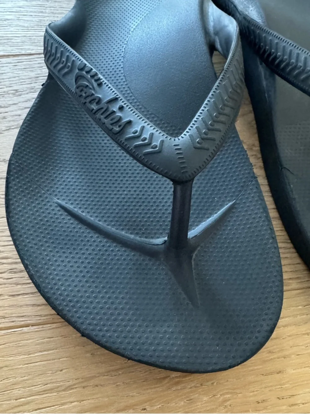 Archie’s Black Arch Support Flip Flops Size 12